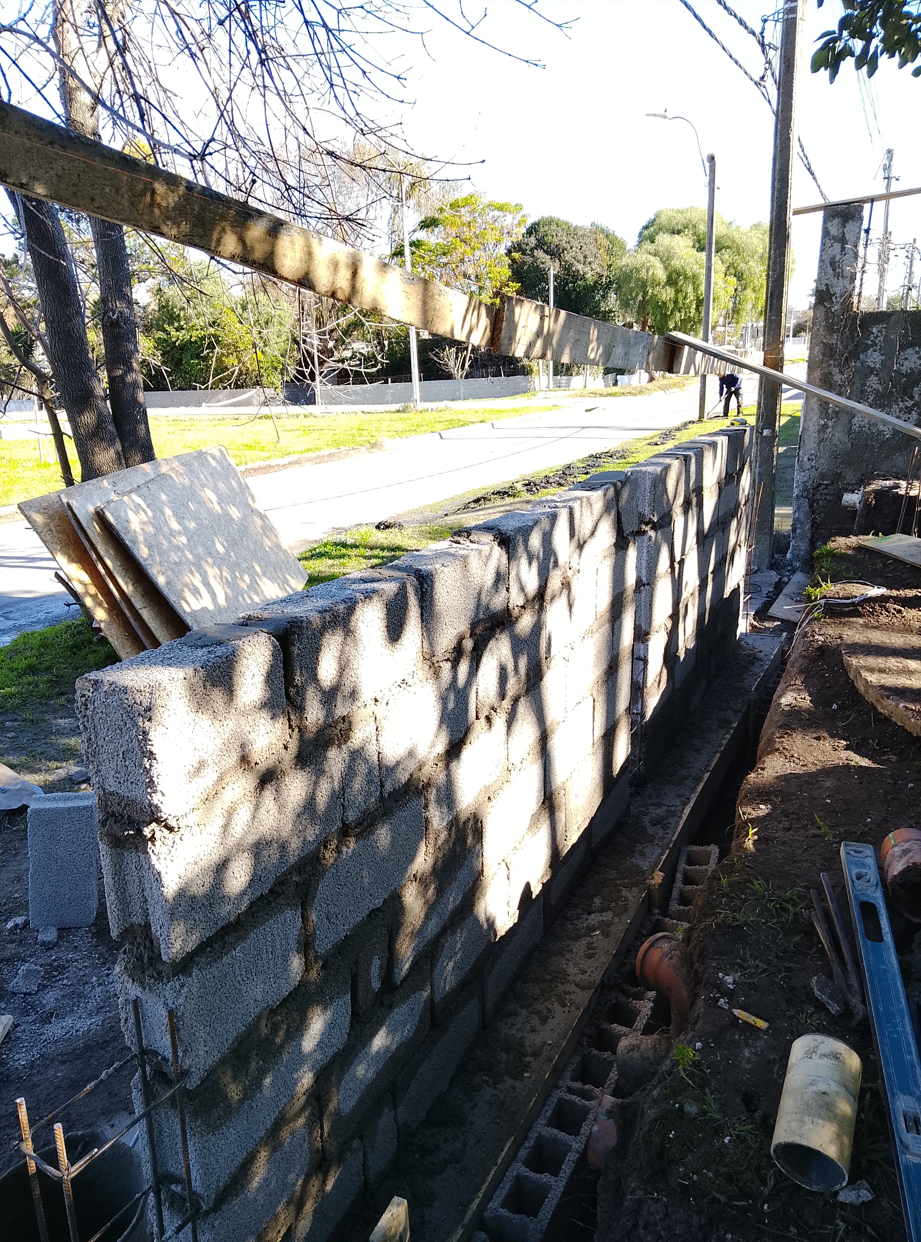 Demolición de muro perimetral - Foto 7