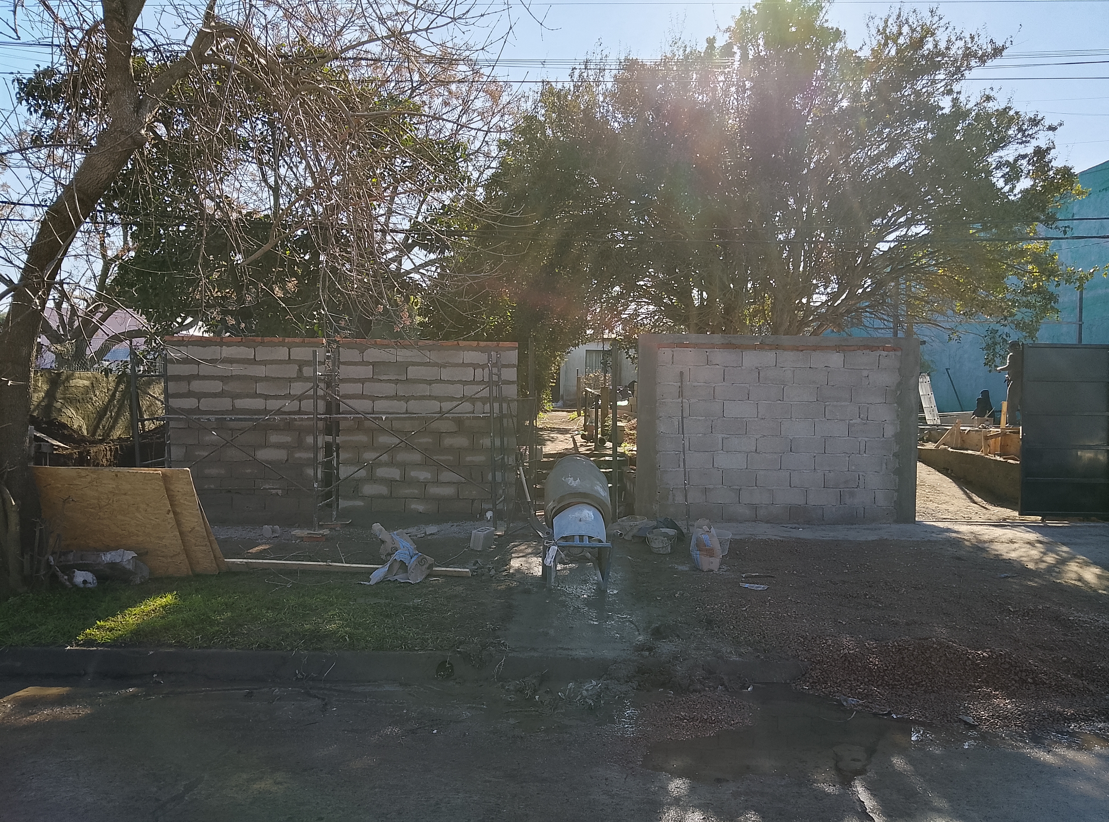 Demolición de muro perimetral - Foto 8