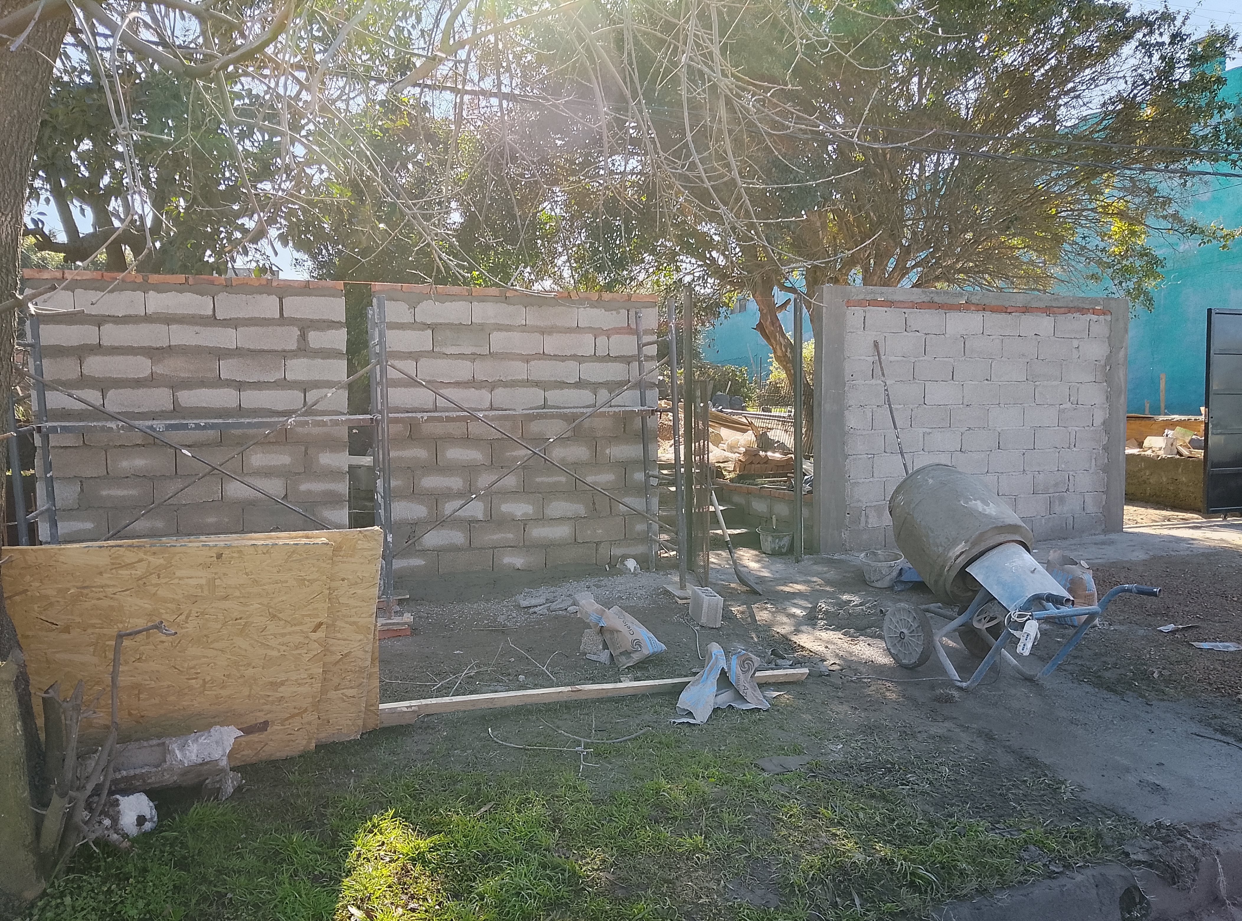 Demolición de muro perimetral - Foto 10