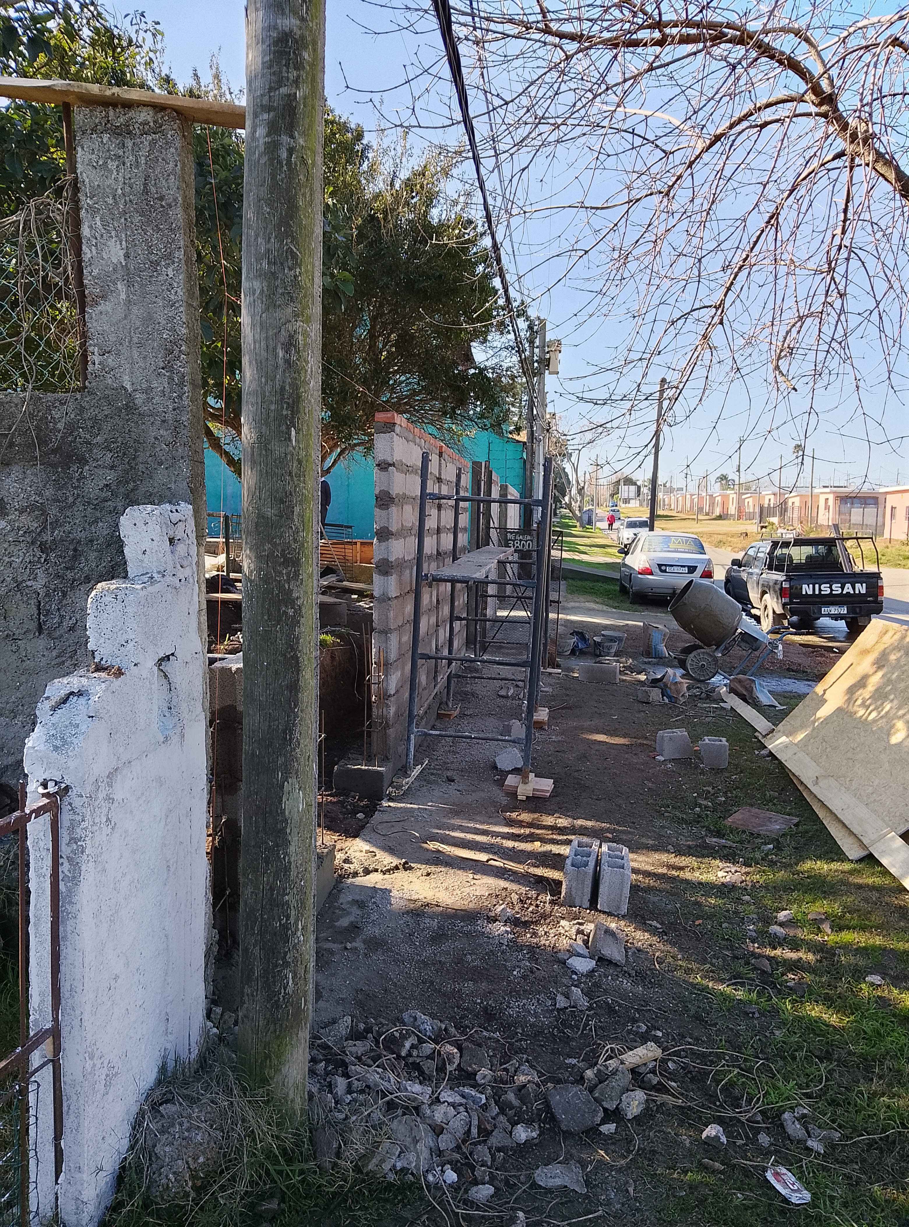 Demolición de muro perimetral - Foto 12