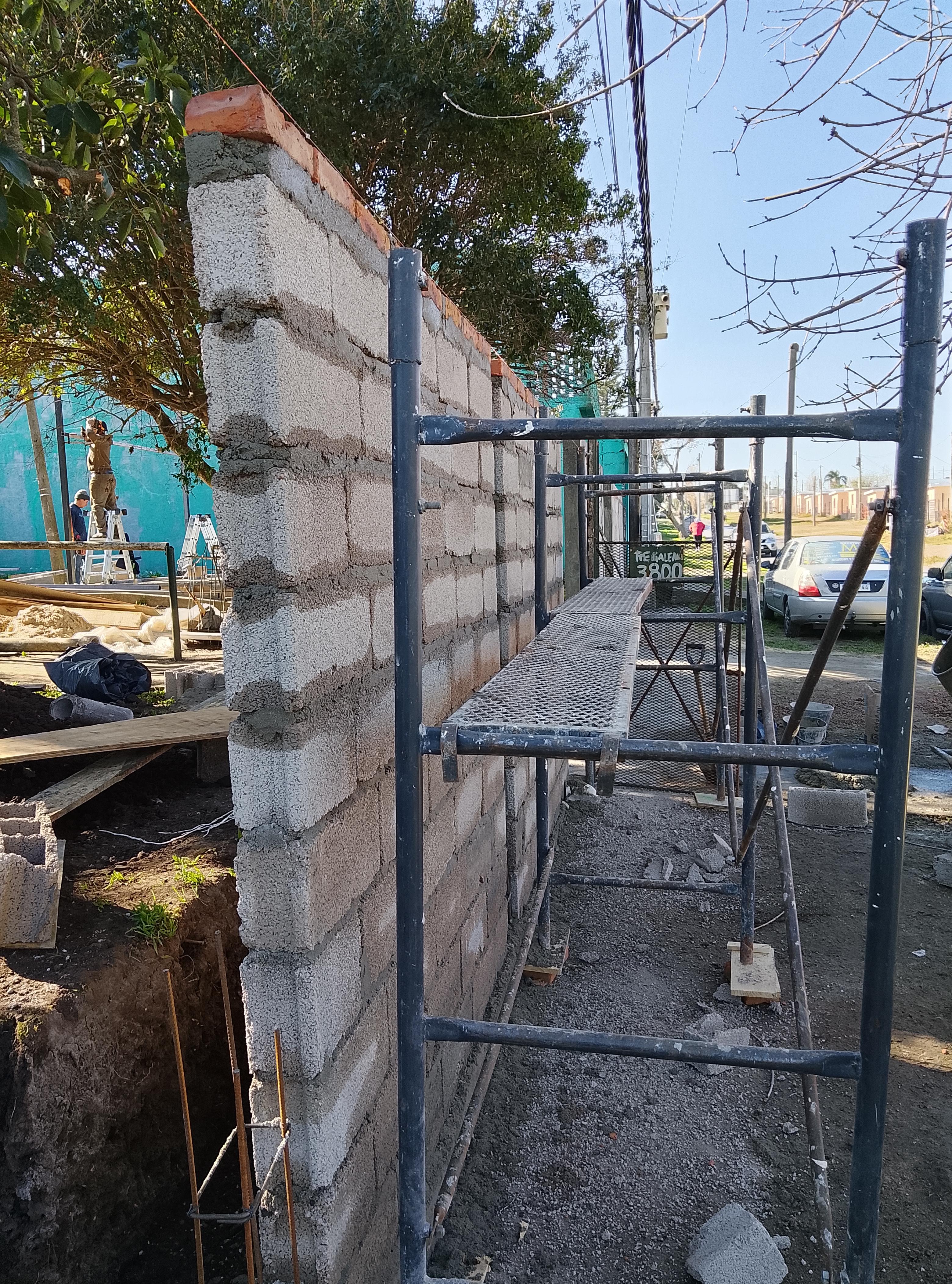Demolición de muro perimetral - Foto 13