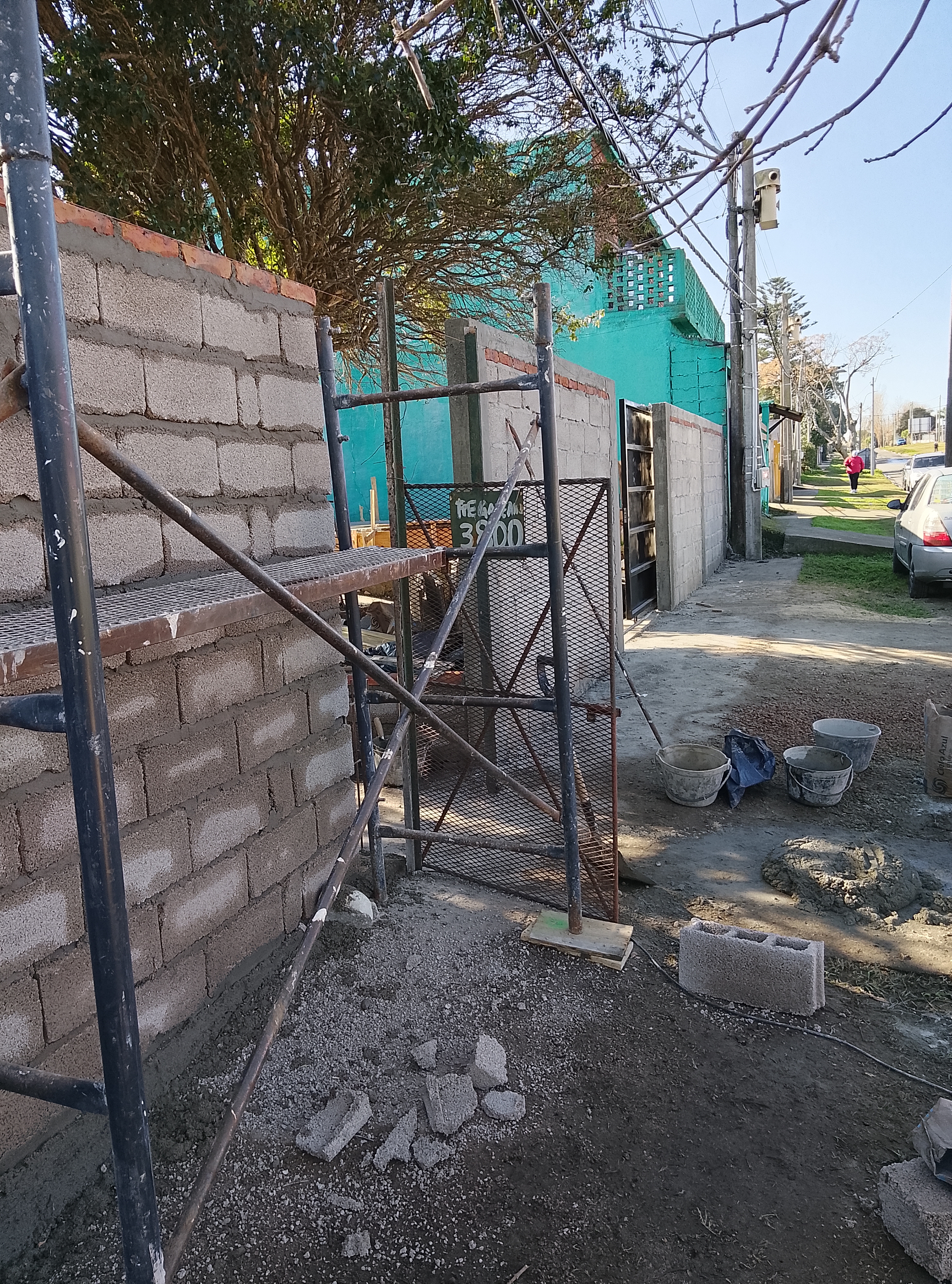 Demolición de muro perimetral - Foto 14