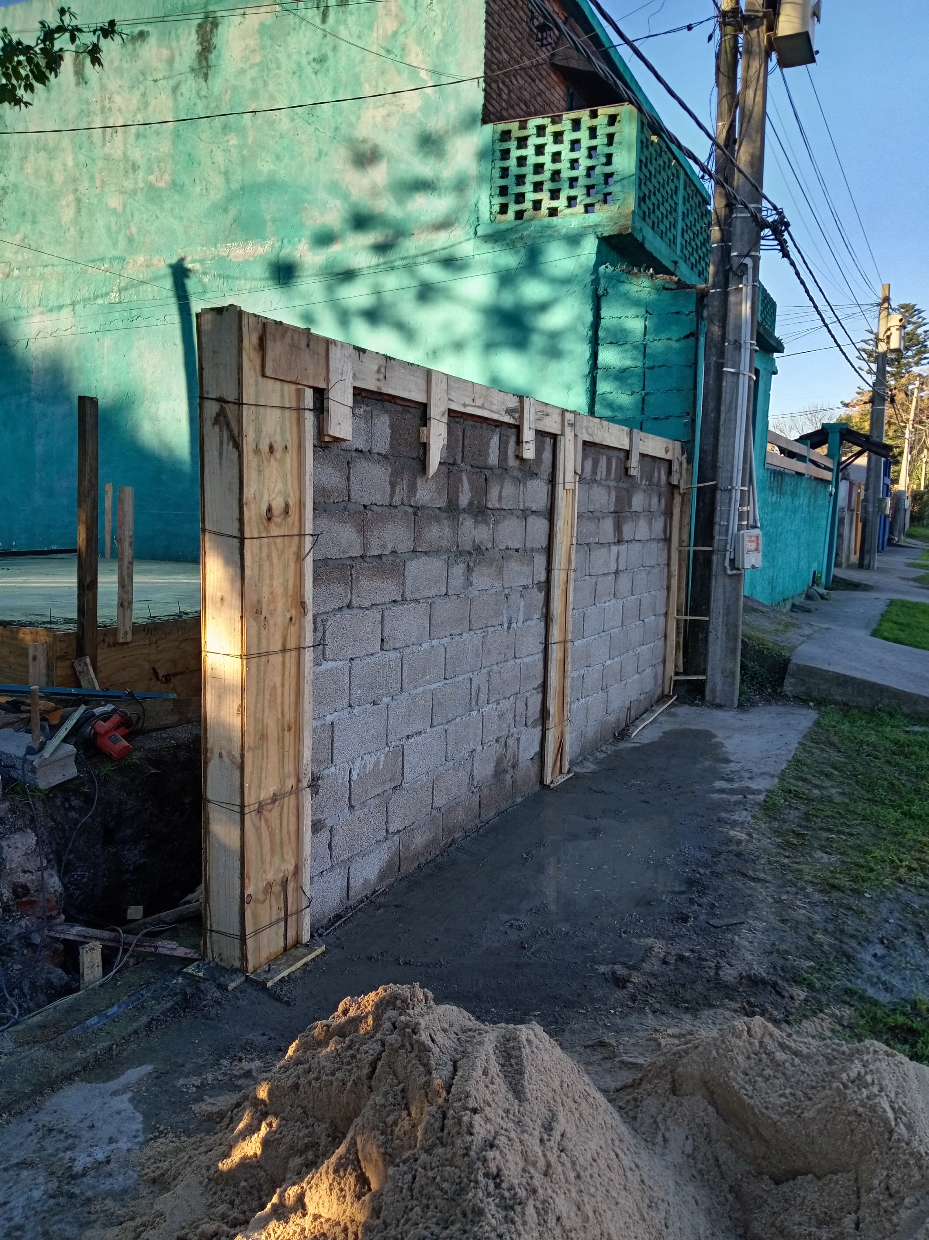 Demolición de muro perimetral - Foto 20