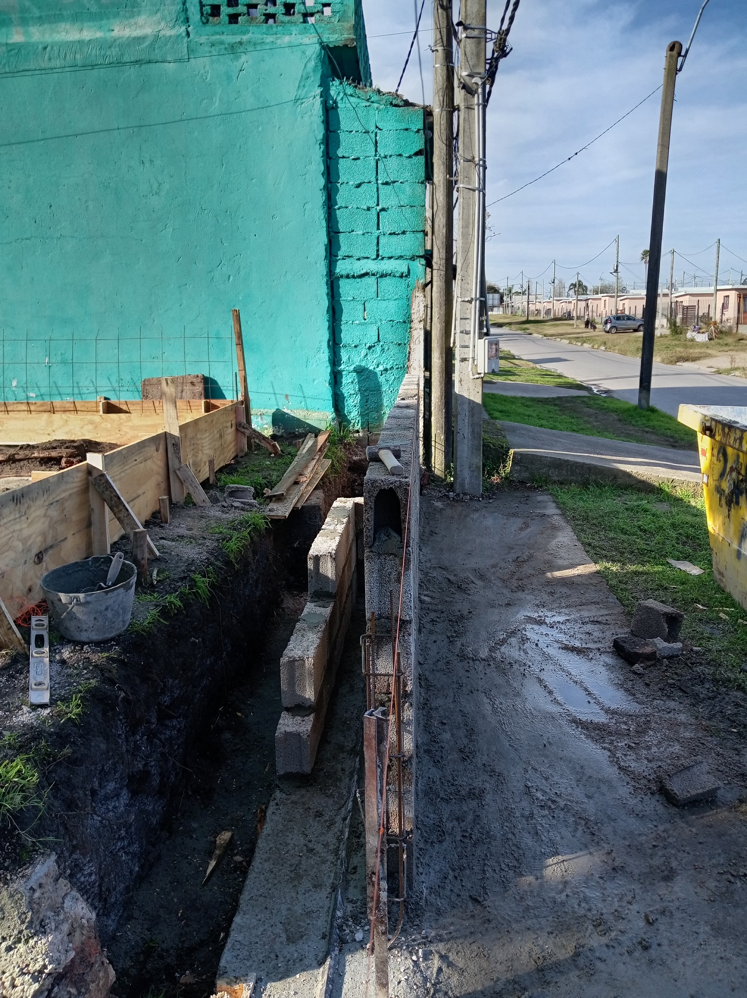 Demolición de muro perimetral - Foto 25
