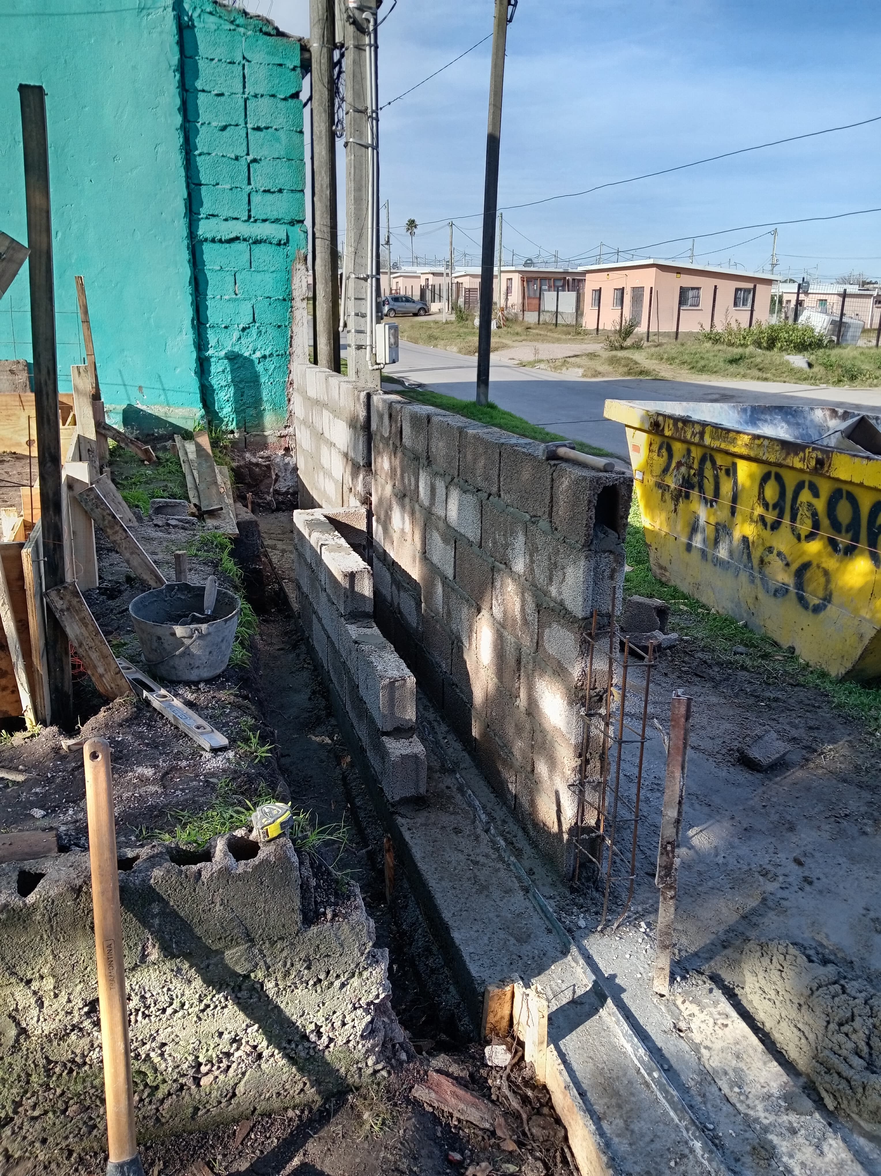 Demolición de muro perimetral - Foto 26