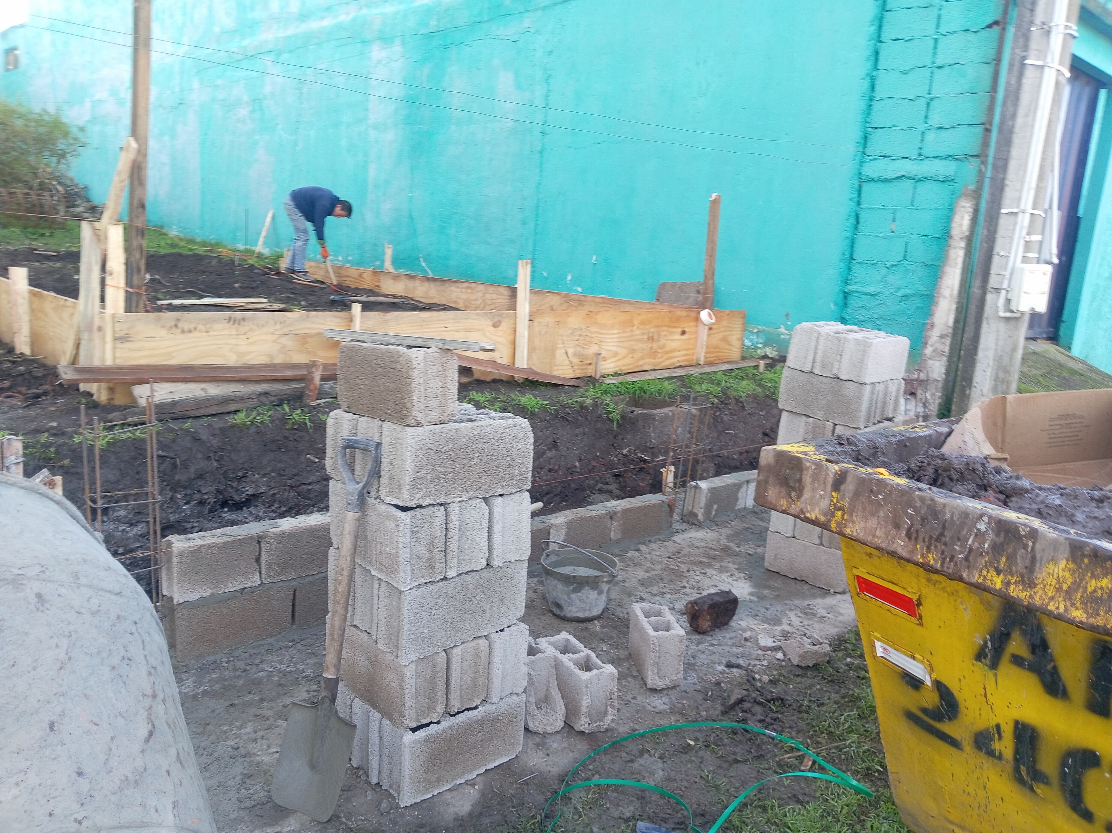 Demolición de muro perimetral - Foto 27