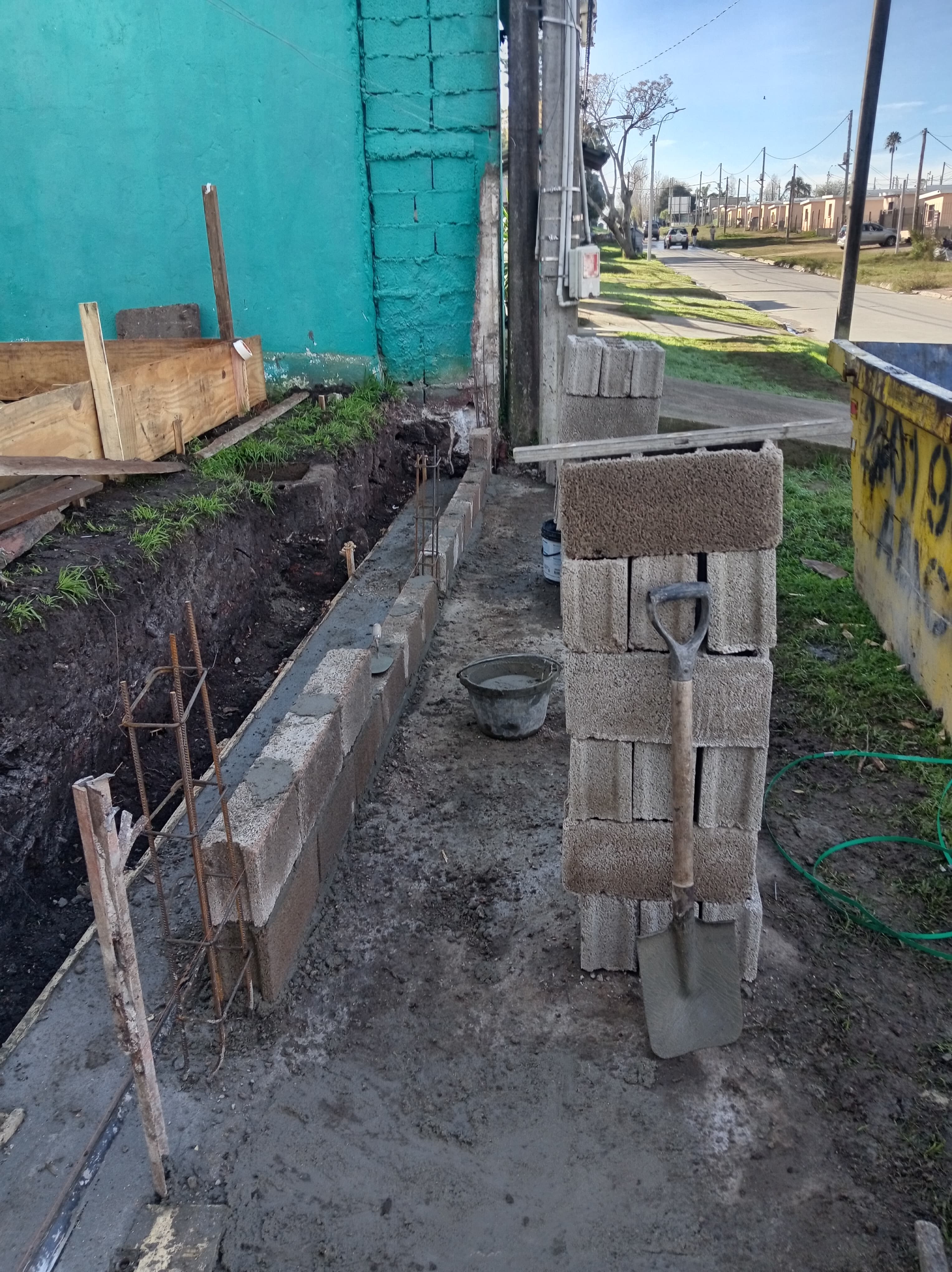 Demolición de muro perimetral - Foto 28